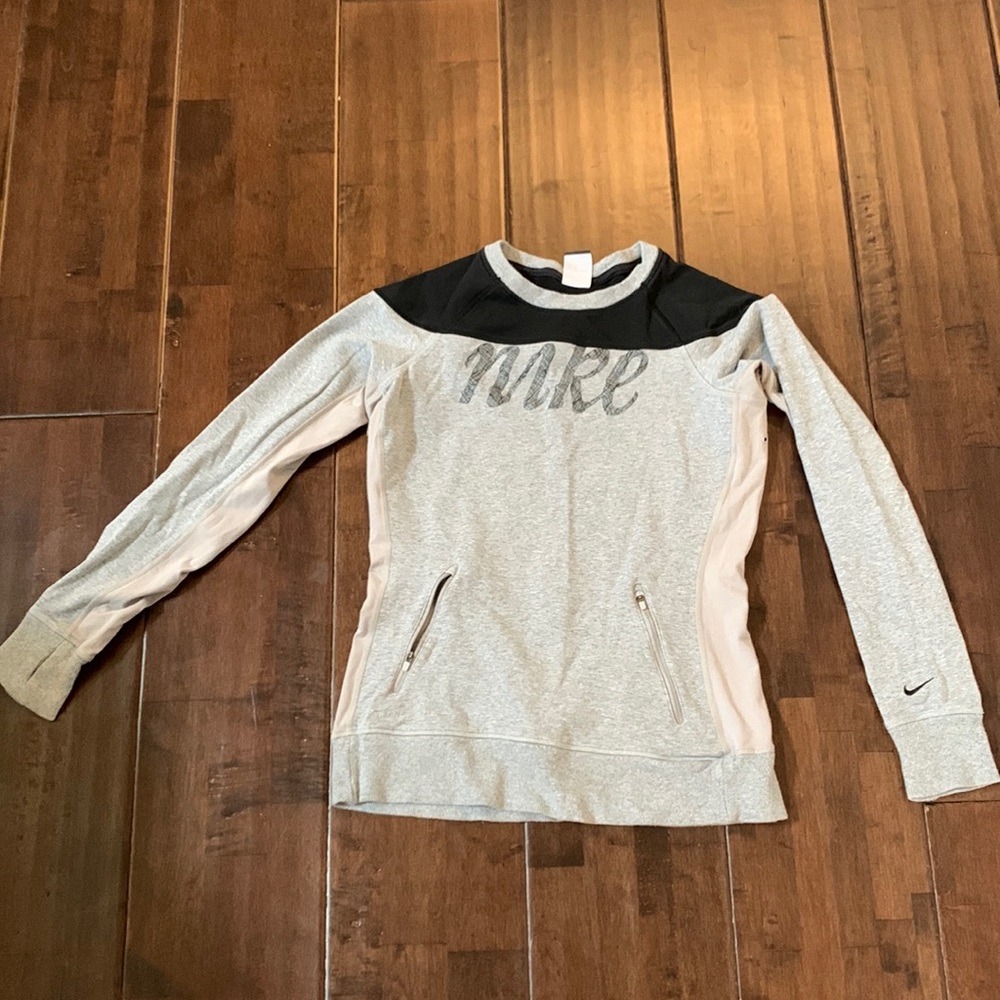 Nike Dri-fit size M sweater